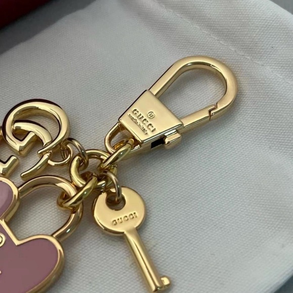Gucci Pink and Gold Heart Lock and Key Bag Charm with box included - Picture 5 of 6